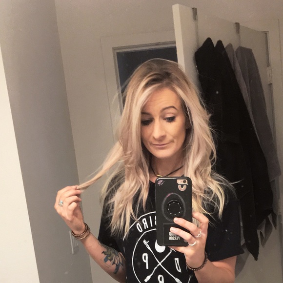 Meet your Posher, Amanda - Picture 3 of 4